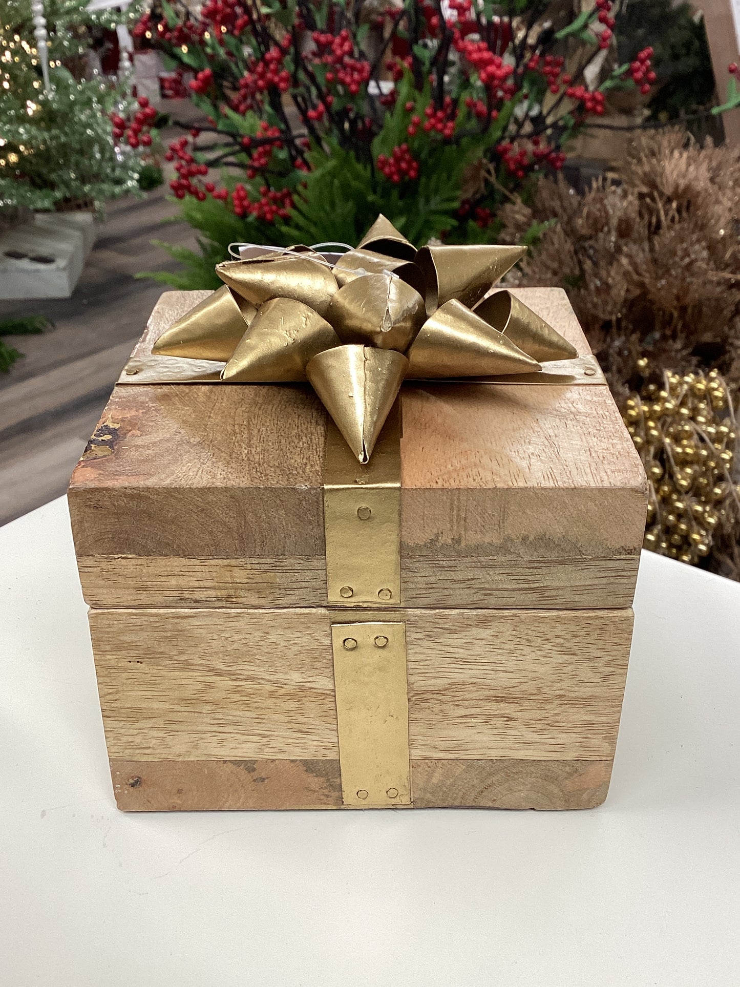 Wood Box Present W/Lid & Gold Metal Bow