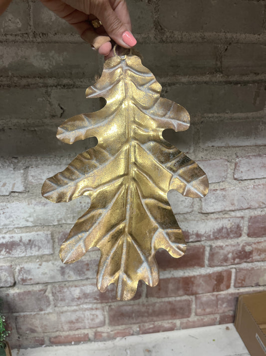 Iron Leaf Hanger