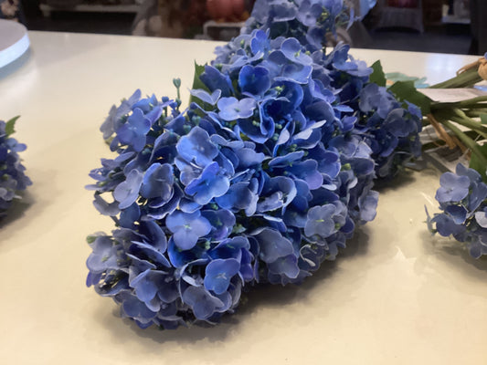 Hydrangea bundle blue 10”