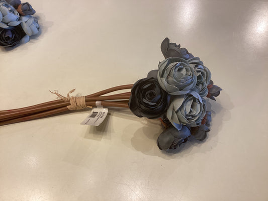 Ranunculus Bundle Dusty Blue