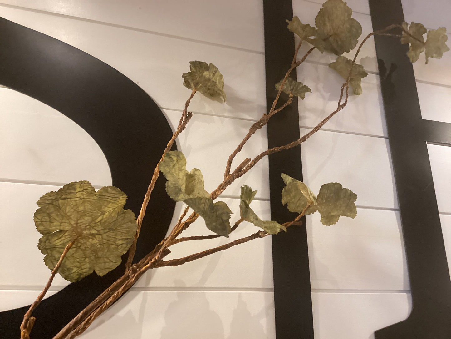 42” autumn geranium leaf vine-green