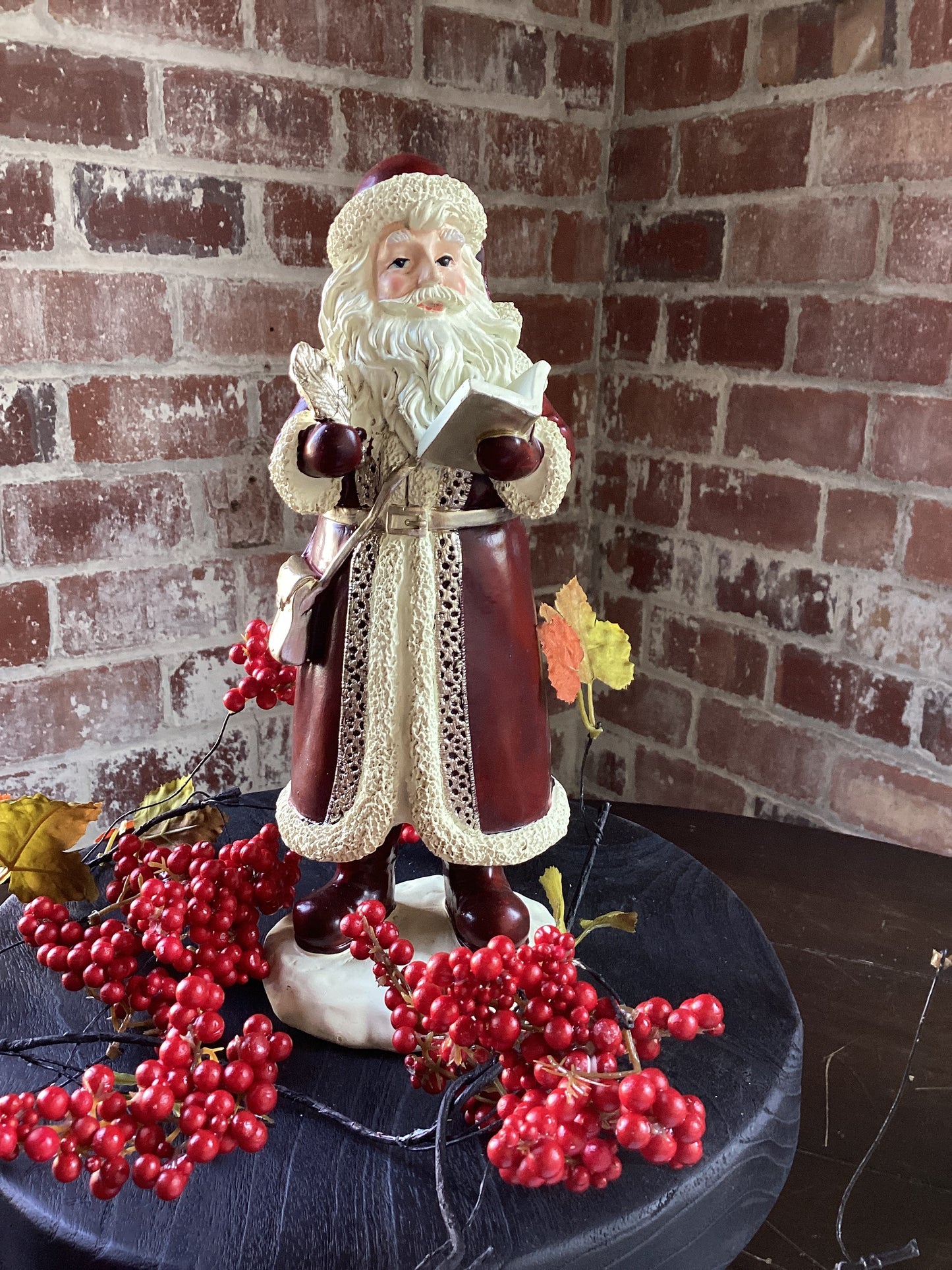 Santa Statue Making His List 5” x 16” (STB)