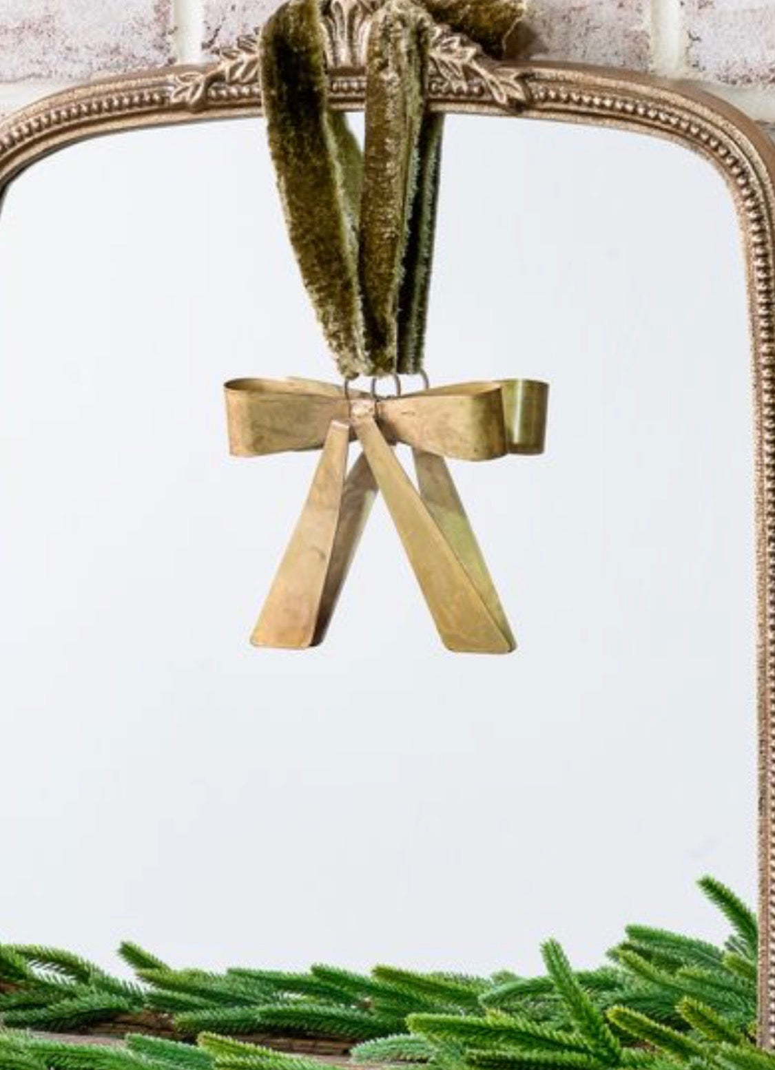 5.5” Metal Brass Bow Hanger